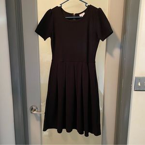 LuLaRoe BLACK dress with pockets. Size M. Excellent used condition.